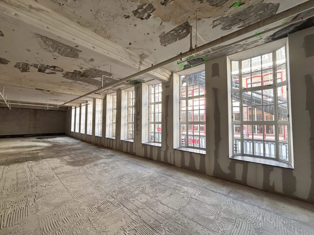 Janssen-de-Jong-Bouw-Inde-Lanscroon-Maastricht-oplevering-winkelunit-ZARA-2-scaled