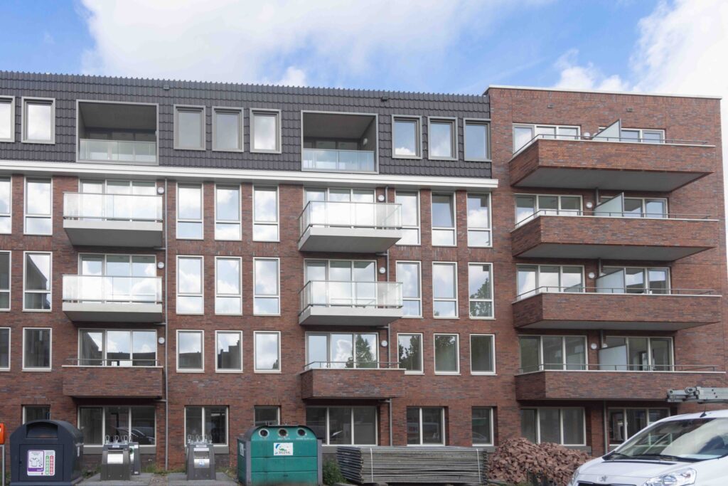 Sleuteloverdracht-bewoners-Parkblok-Helm-scaled