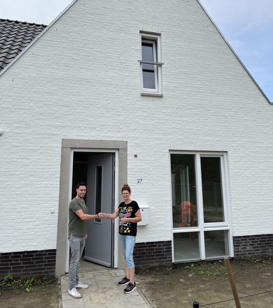 Sleuteoverdracht-Herpen-nieuwbouw-Wilgendaal-scaled-e1741874701747