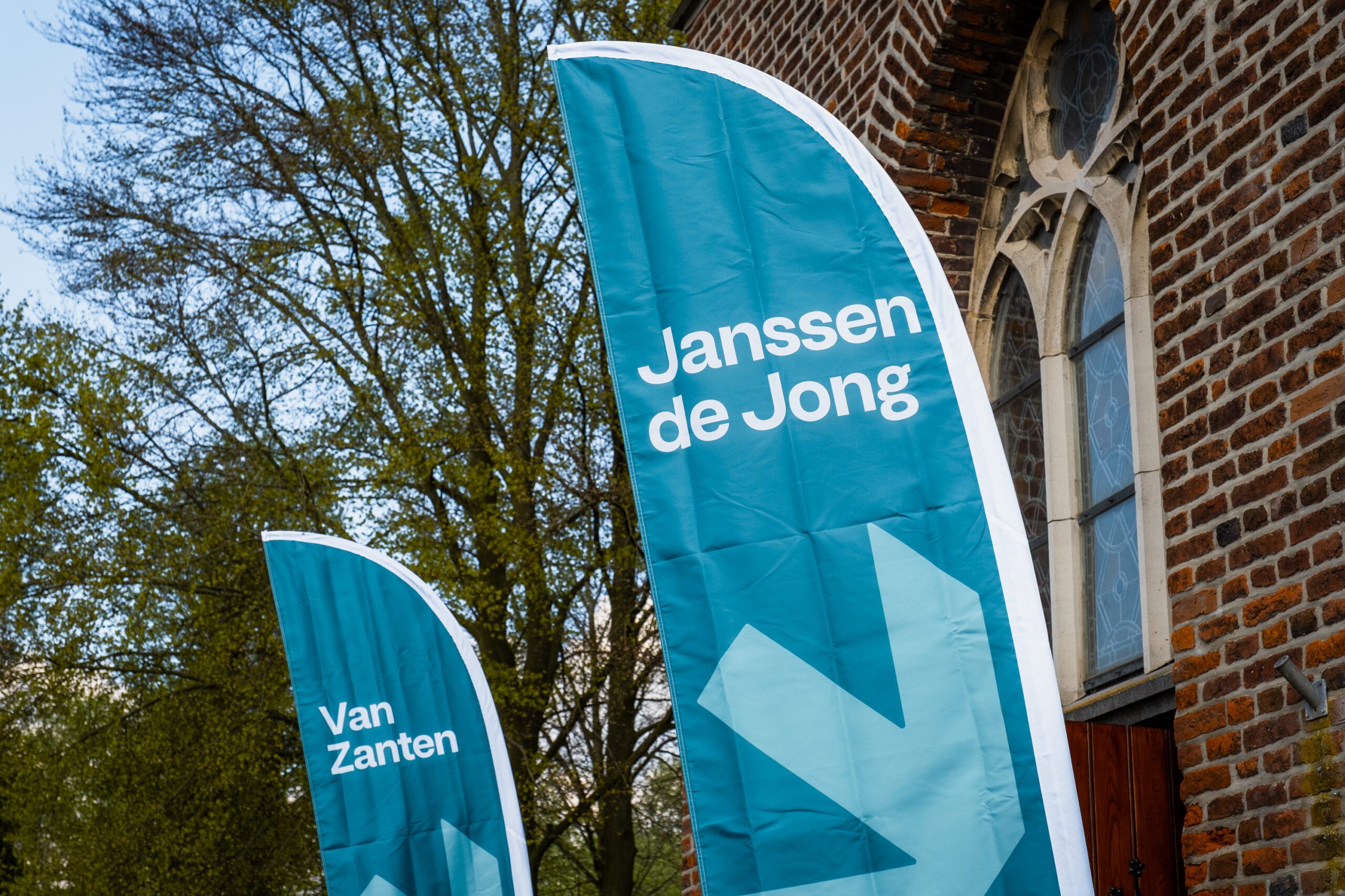 Beachflags Janssen de Jong en Van Zanten